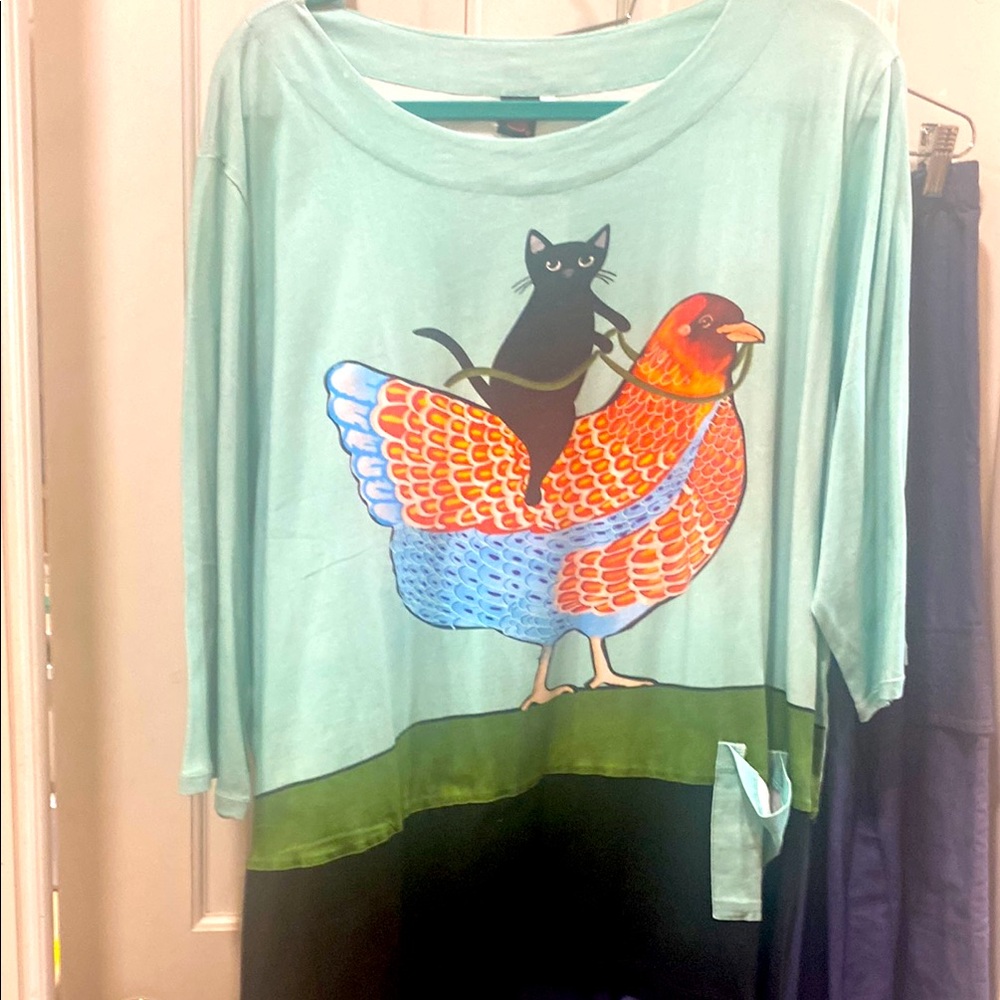 Cat on a rooster three-quarter sleeve T-shirt🌺NWTs